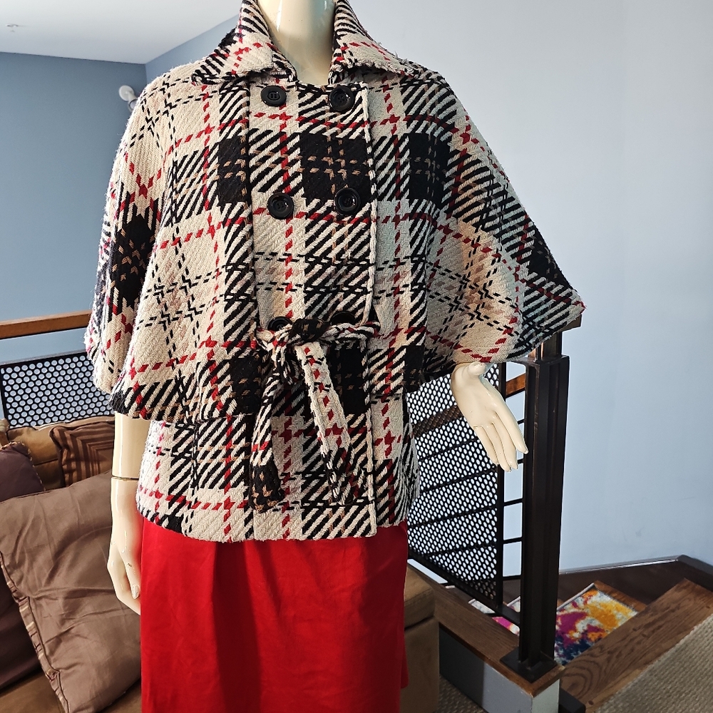 Steve Madden Tweed Cape Jacket Cream Black Red Plaid M/L